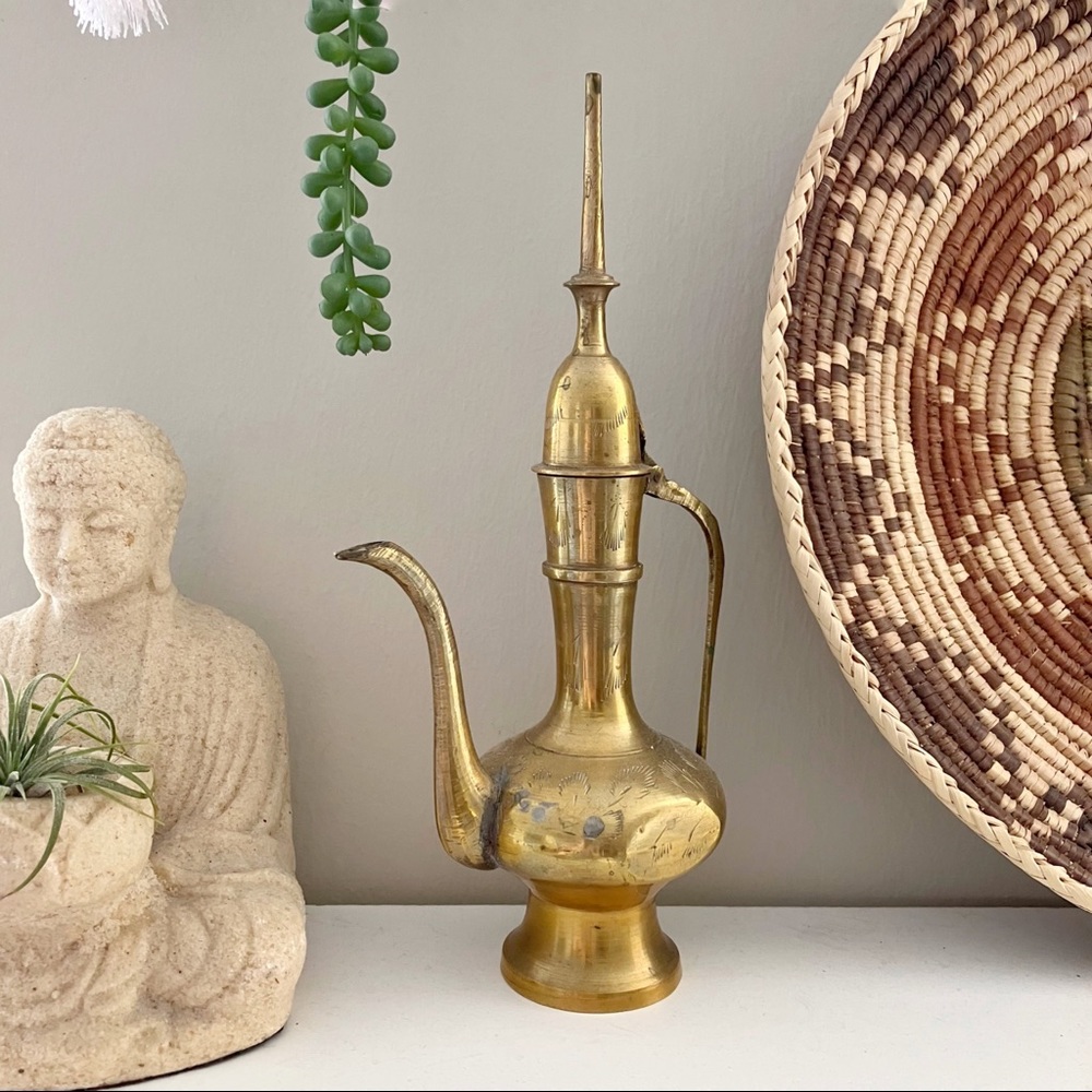 Vintage brass dallah Middle Eastern coffee tea pot
